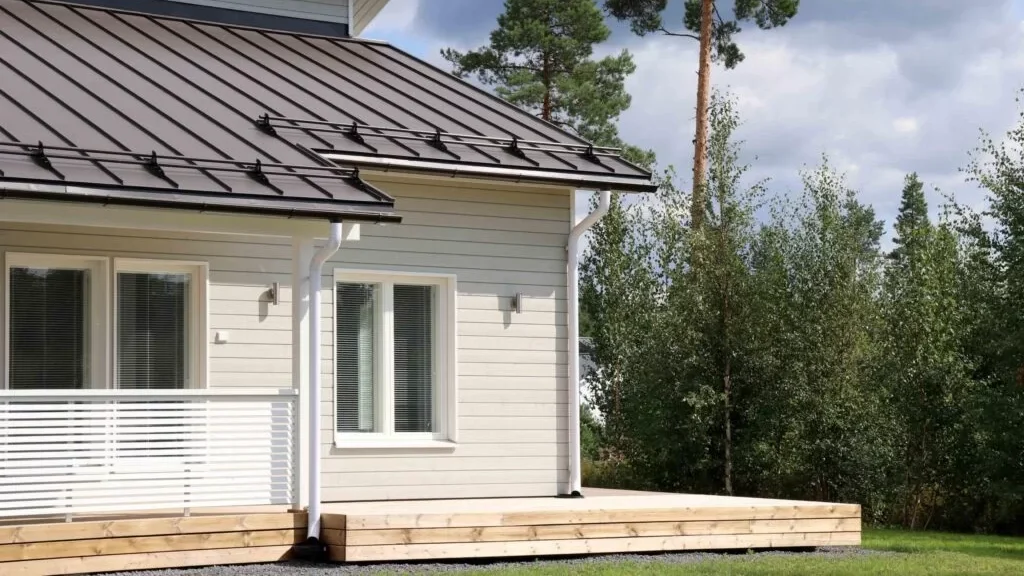 Sadevesikaivon eli rännikaivon asennus 